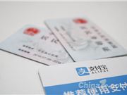 因“身份”获释的李在镕公开日程：面露笑容合影
