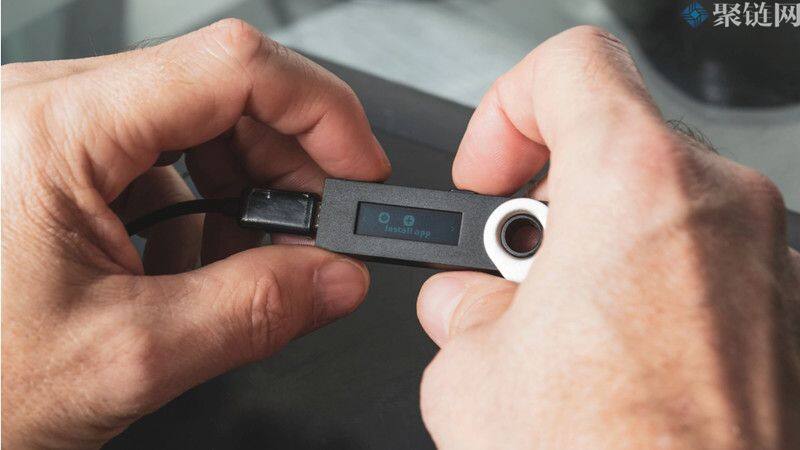 受俄罗斯的货币限制影响，投资者硬件加密钱包的需求增加-第1张图片-欧易下载